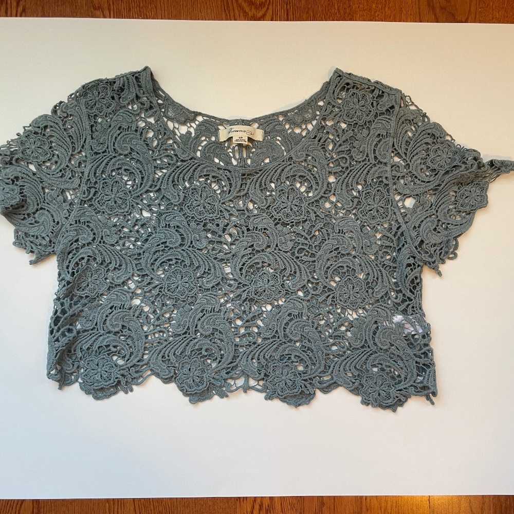 Forever 21 Crochet Fairycore Crop Top Size Small Dainty